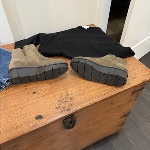 Clarks Women's Brown Ankle Boots